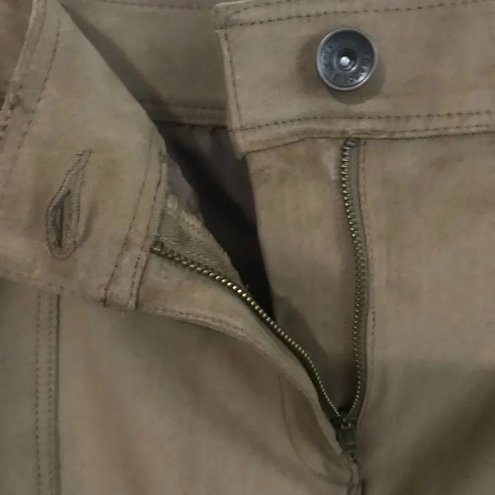 Fashionable tan skirt with pockets Liz Claiborne Woman 20W - Looks like suede! - Picture 5 of 6